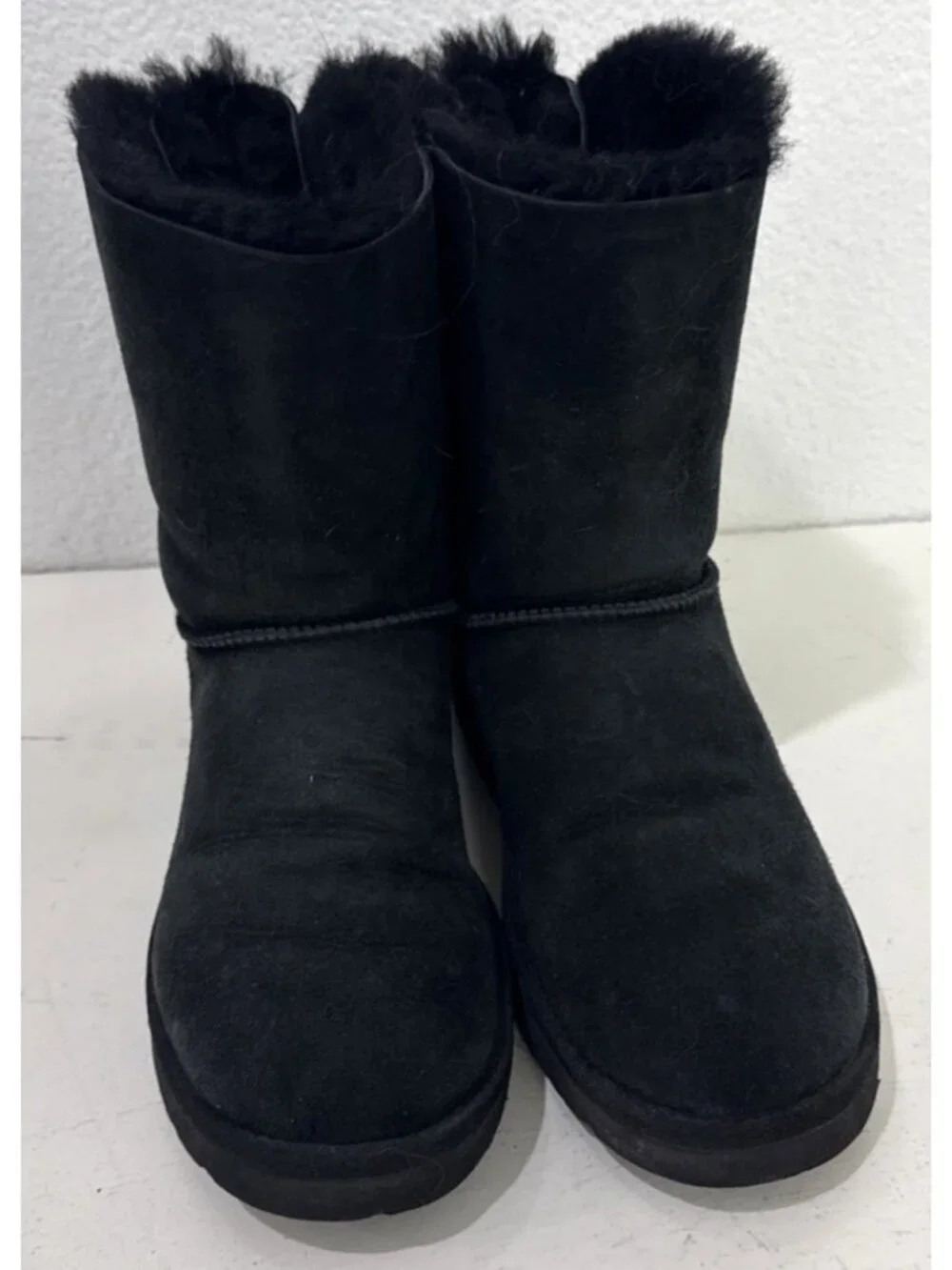 UGG Bailey Bow II Black Suede Boots Shearling Lined Womens US 10